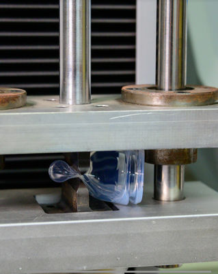 Une alimentation en silicone pour bébé ronde / plate avec possibilité de logo personnalisé