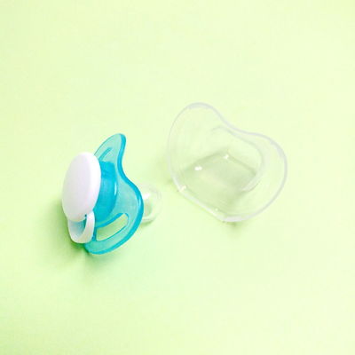 Bébé allaitant libre du silicone pp BPA suçant la tétine